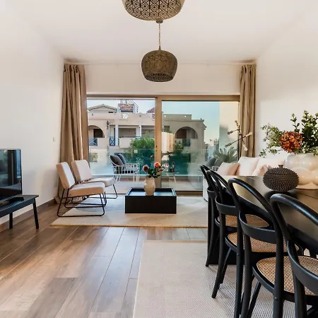 Amazing Balcony Views From This Vacation Home On Top Of The World All Yours Appartement Limasol