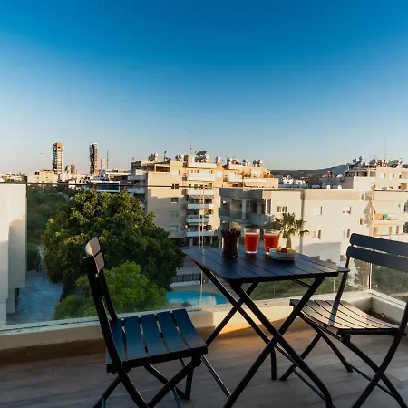 Amazing Balcony Views From This Vacation Home On Top Of The World All Yours Apartamento *
